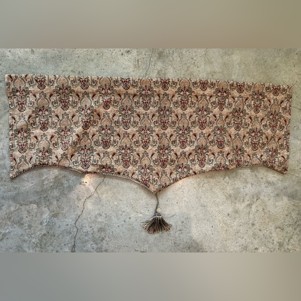 Elegant Tapestry Window Valance with Tassel